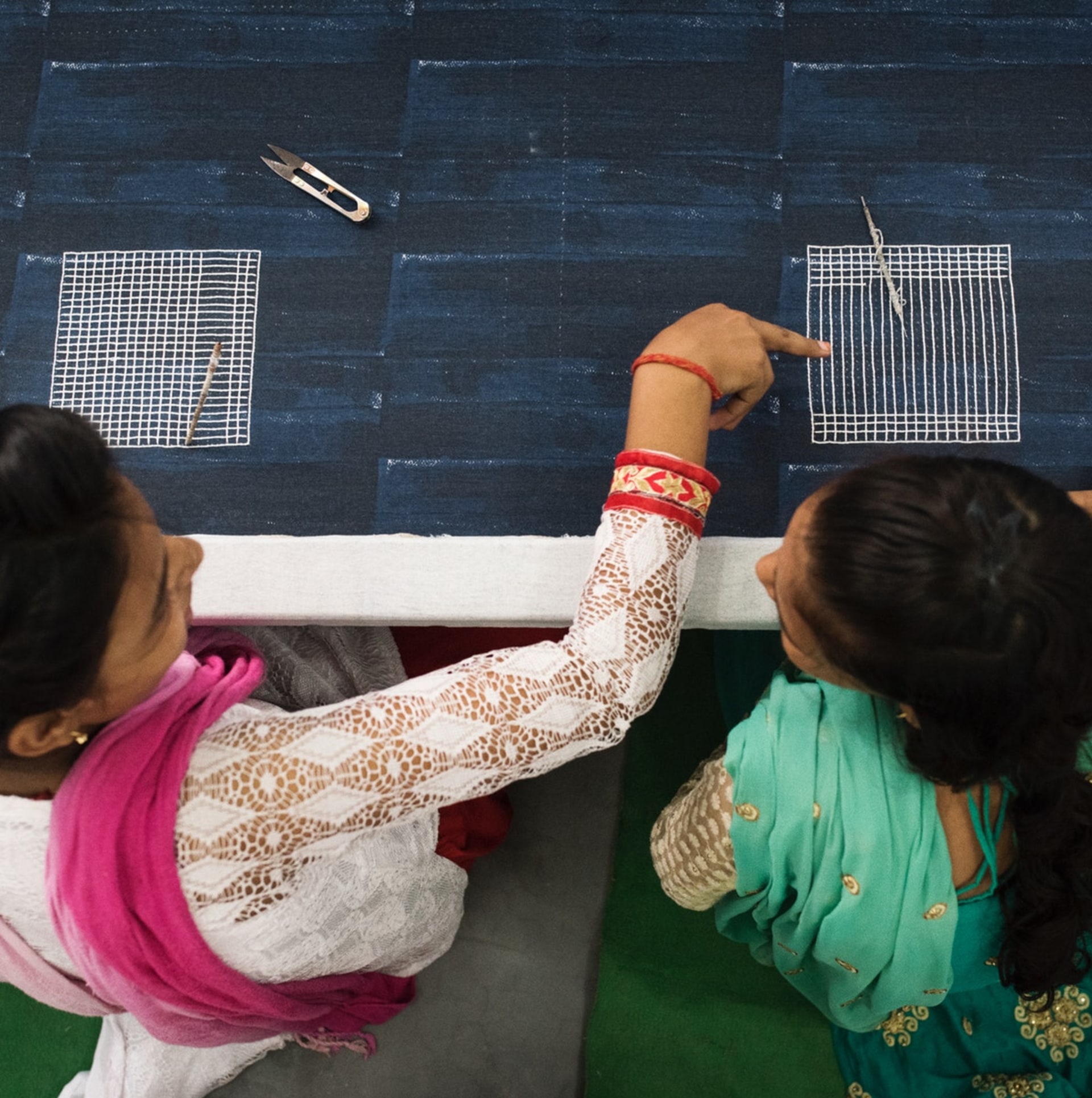 INNEHALLSRIK Collections Embroidery